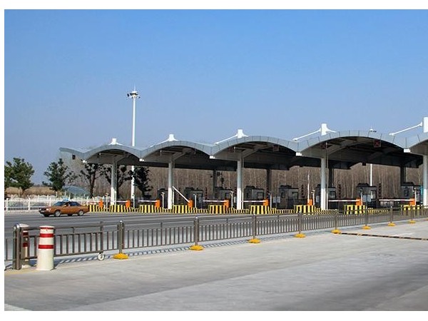 高速公路服務(wù)區(qū)和停車區(qū)供電監(jiān)測及照明控制，如何實(shí)現(xiàn)？